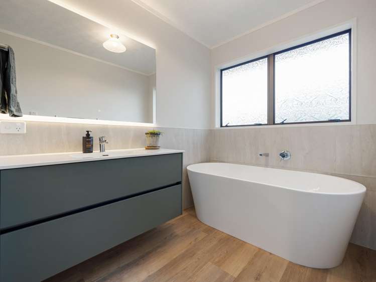 123 Aberdeen Drive Dinsdale_14