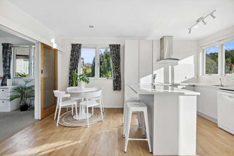 2 Seine Road Forrest Hill_11