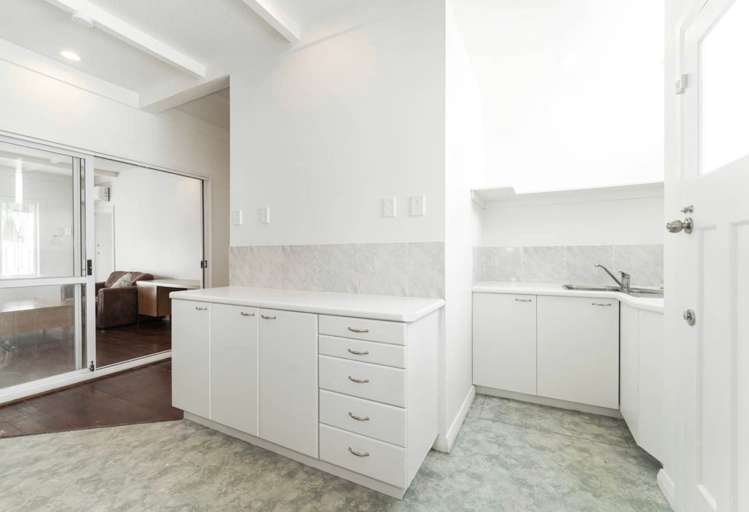 2A Foch Avenue Mount Roskill_5