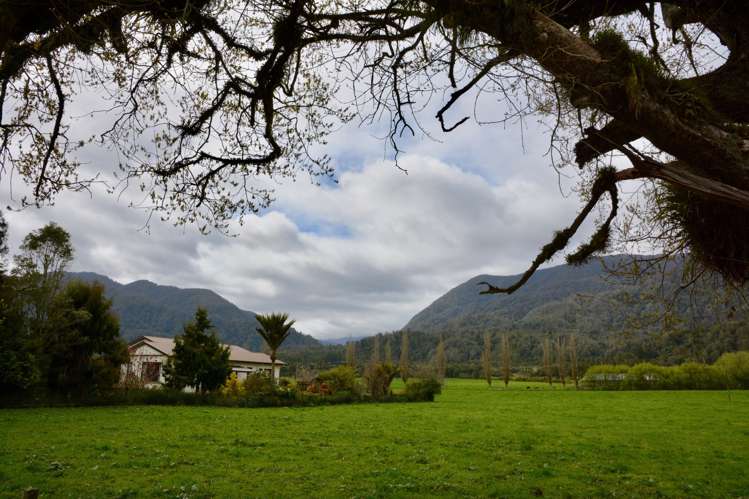 662 Arapito Road Karamea_20