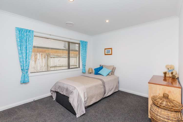 5 Saint Heliers Grove Fitzherbert_11