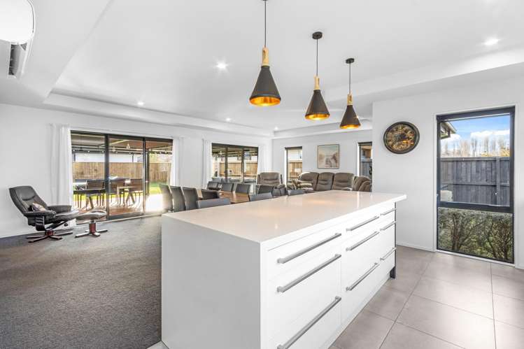 7 Bronco Drive Aidanfield_11