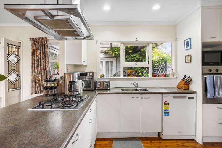 110 Mcleod Road Te Atatu South_9