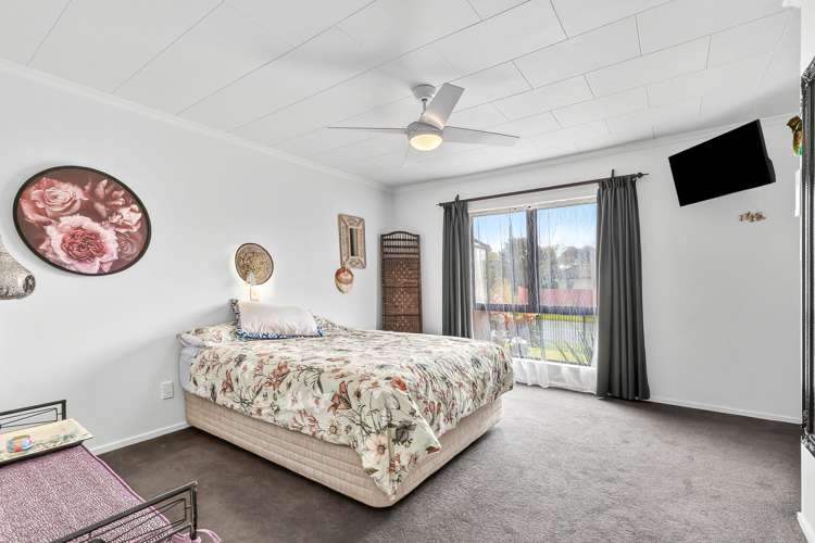 17 Lord Auckland Road Wakefield_8