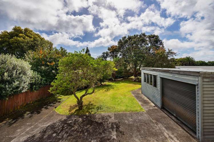 54 Lloyd Avenue Mount Albert_26