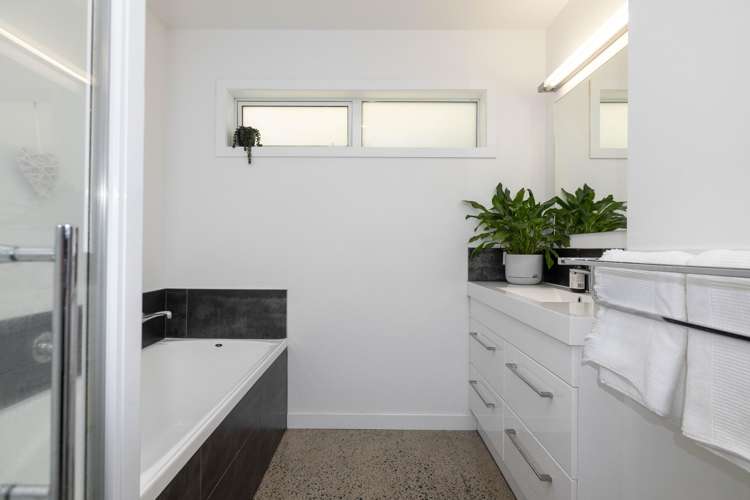 43 Emmerdale Place Ohauiti_16