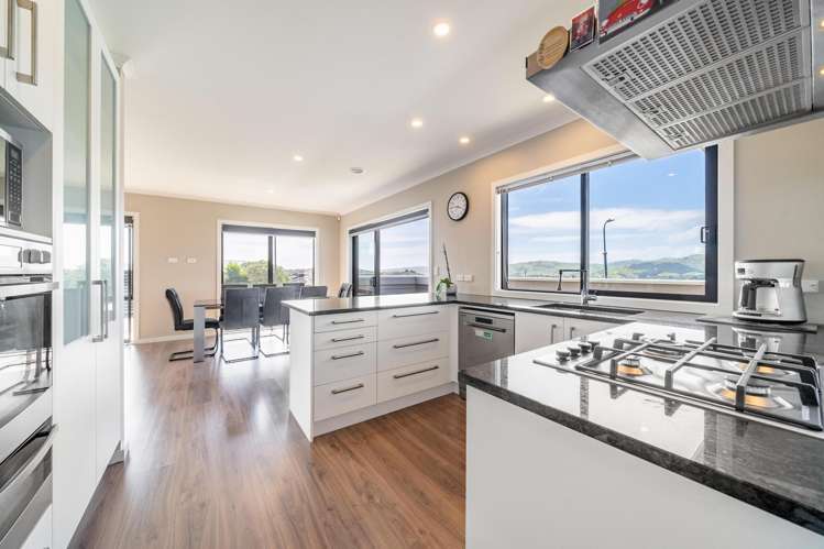 51 Endeavour Drive Whitby_13