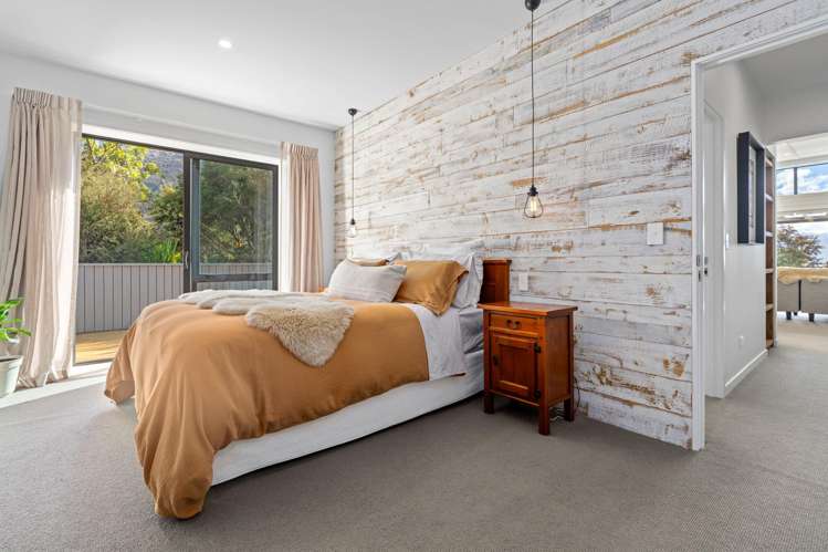 12 Flora Dora Parade Lake Hawea_8