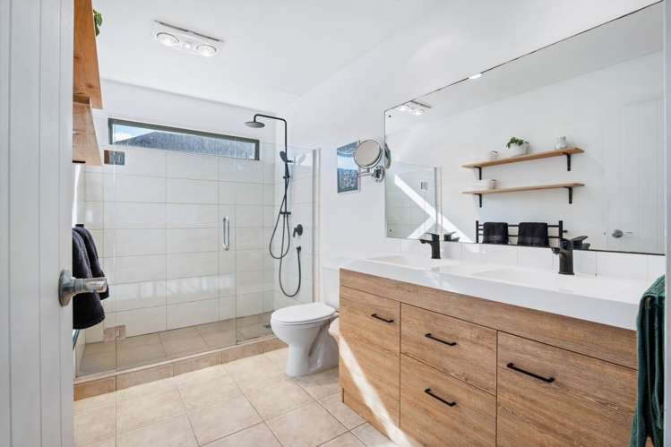 256 Alec Craig Way Gulf Harbour_18