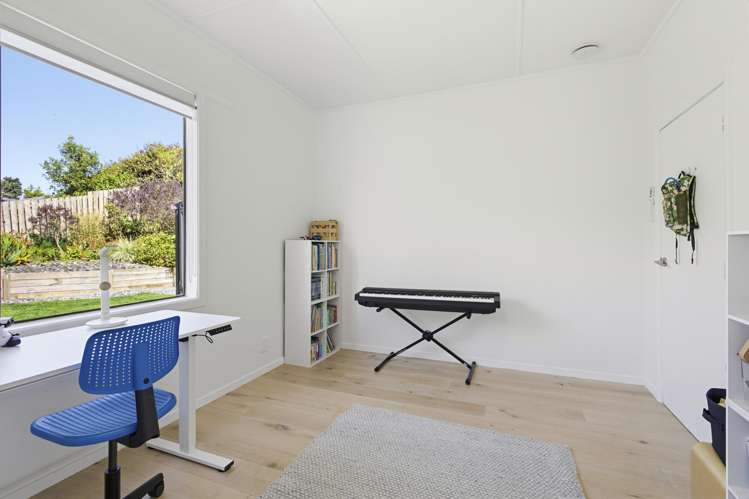53 Tarawera Road Johnsonville_14