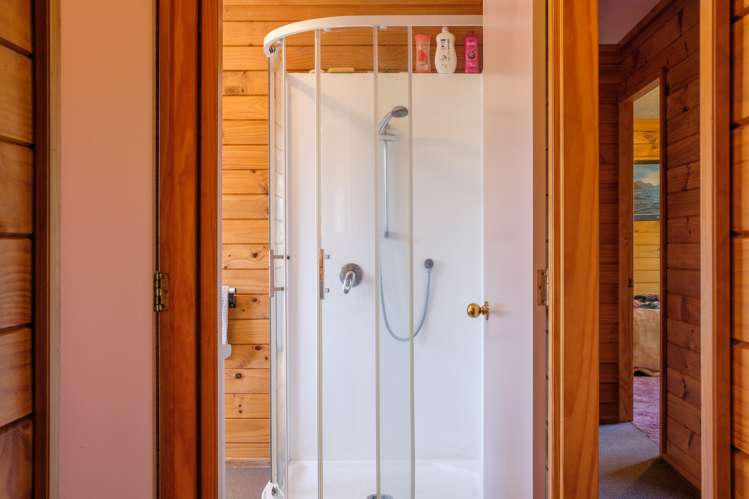 22 Ruru Avenue Lytton West_18