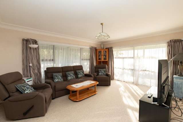 9 McClean Place Ngatea_4