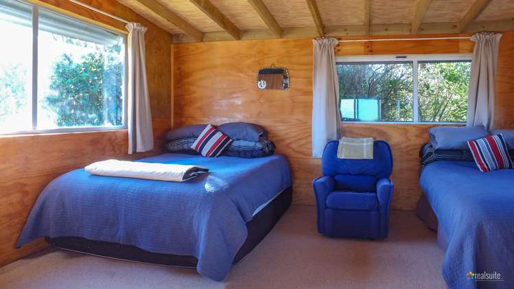 1044 Coast Road Wainuiomata Coast_17