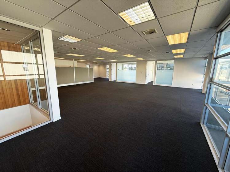 15B Leslie Hills Drive City Centre_10