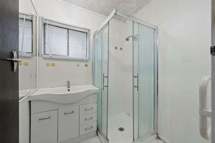 2/63 Eskdale Road Birkdale_6