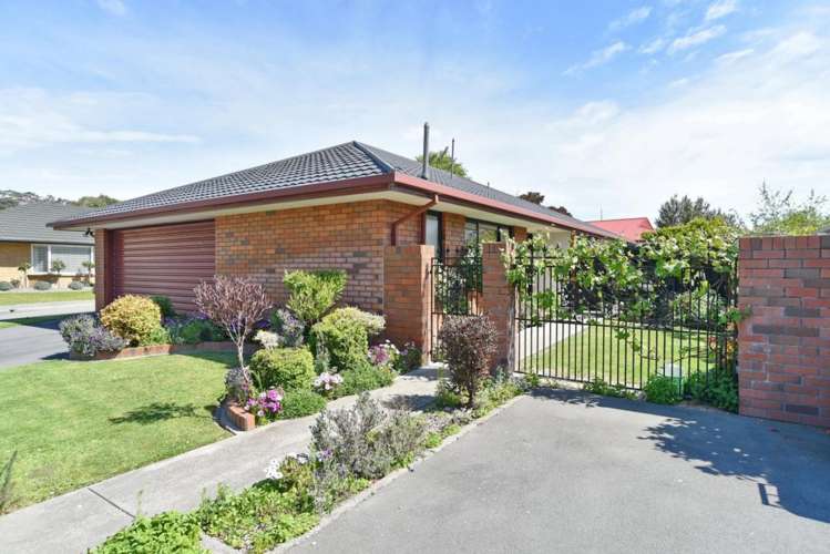 1 Castle Way Beckenham_22