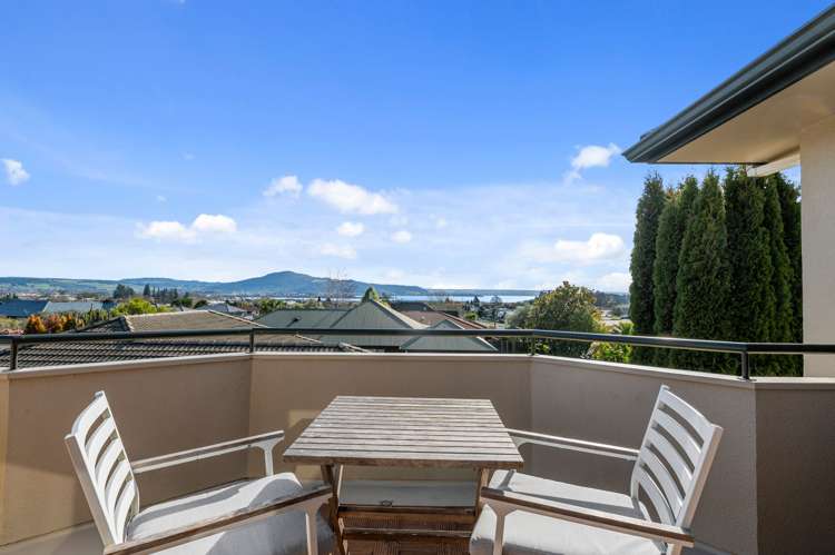 99 Basley Road Owhata_21