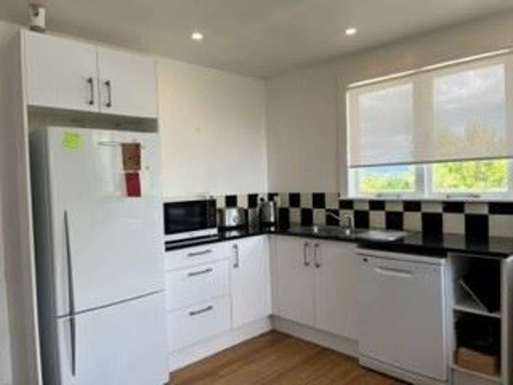 29 Sylvan Crescent Te Atatu South_6