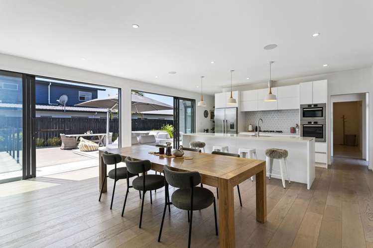 32 Defender Crescent Beachlands_7