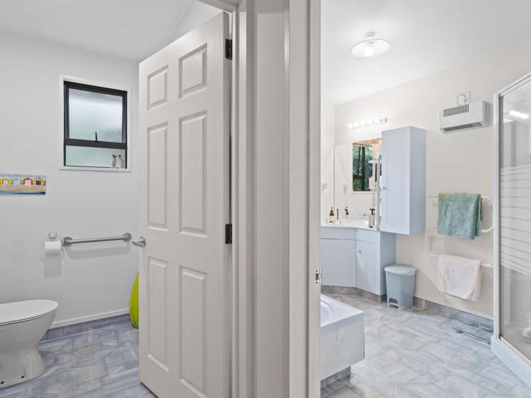 3 Falcon Drive Allenton_12