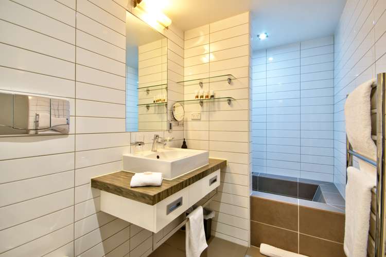 5/110 Frankton Road Queenstown_8