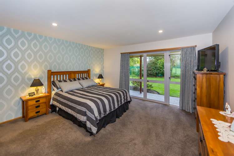 21 Guys Road Yaldhurst_7