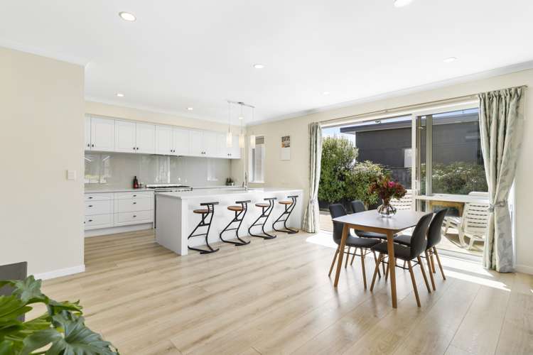 32 Colonial Drive Silverdale_6