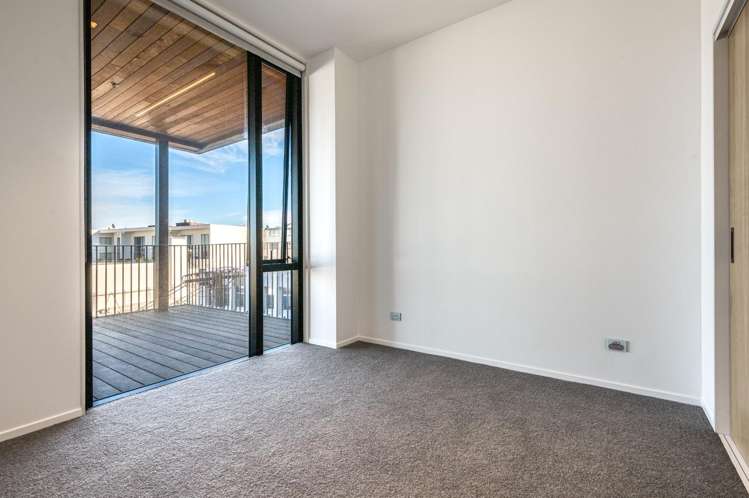 G01/45 Mount Eden Road 1728_6