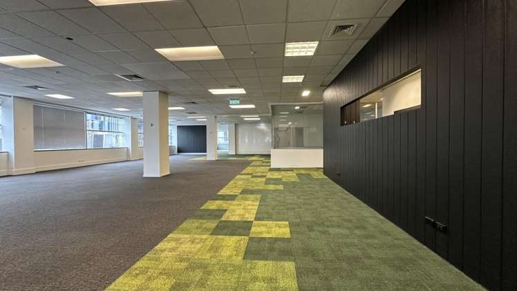 151 Victoria Street West_0