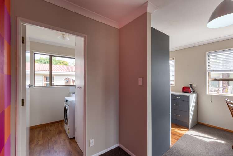 2/1 Byron Place Stoke_7