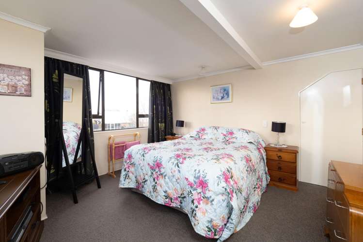 16 Falcon Drive Allenton_11