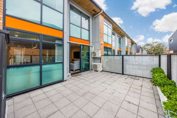 21-182 Flat Bush School Road_2