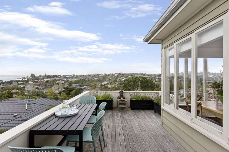 5 Colmar Road Mellons Bay_24