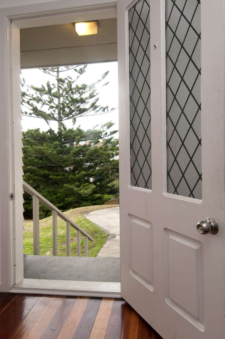 20c Coronation Street Belmont_8