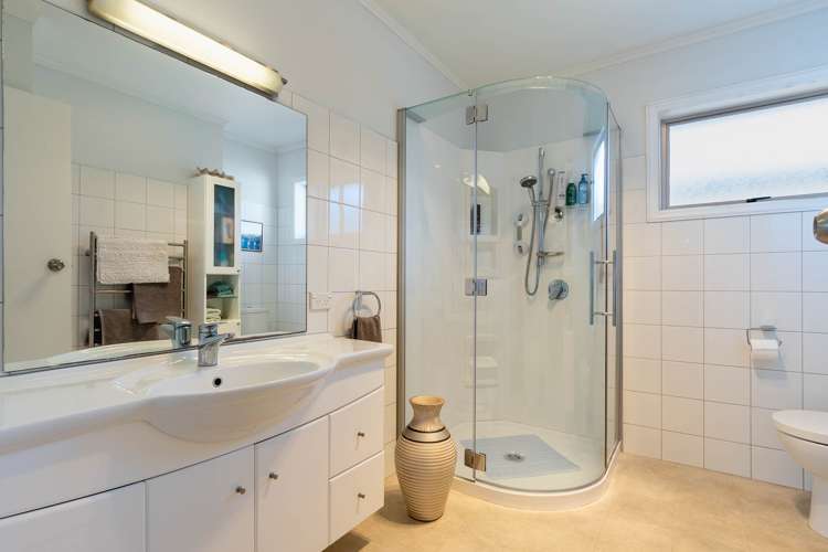 1 Edgewater Street Waikanae_12