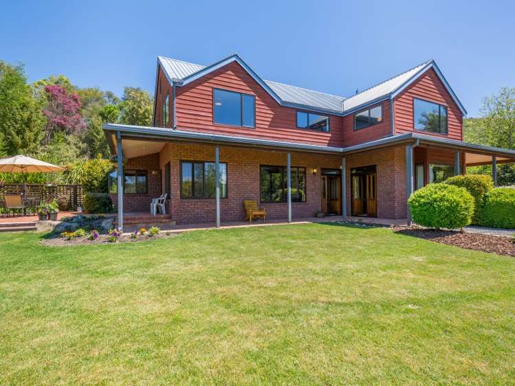 42 Golf Road Wakefield_13