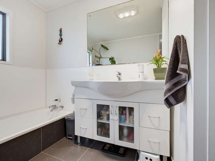 8 Kaipara Crescent Helensville_19