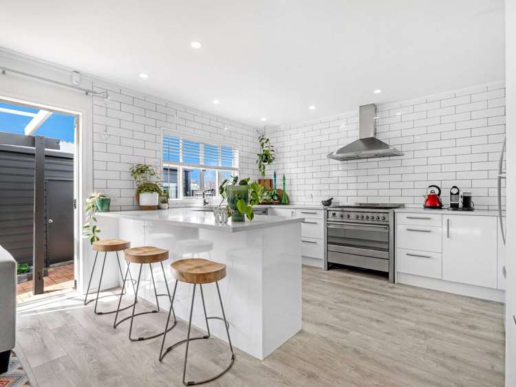 2/1 Woodside Road Massey_14