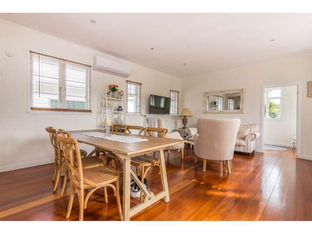 98 Atkinson Road Titirangi_1