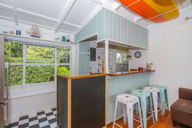 15 Gledstane Road Stanmore Bay_9