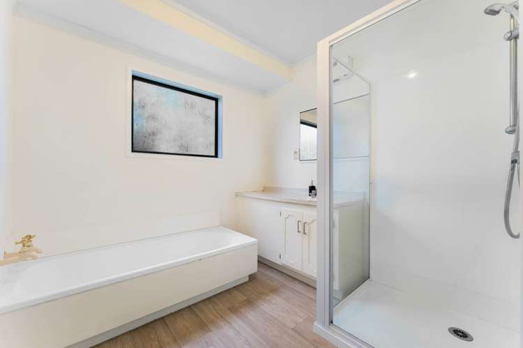 988 Beach Road Torbay_19