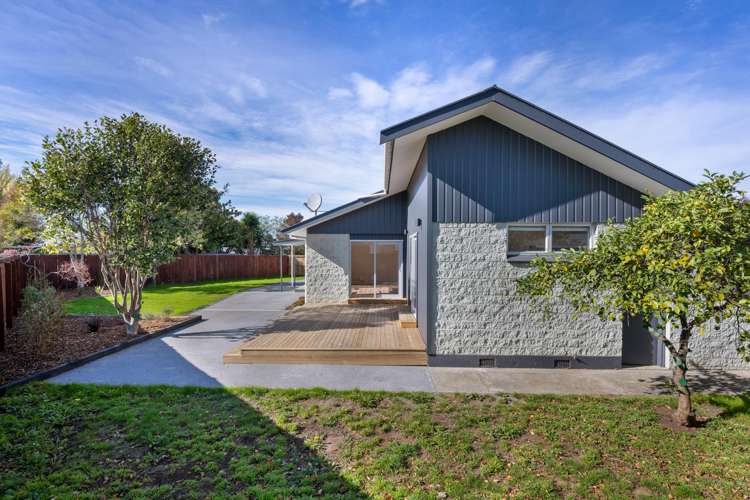 19 Newbourne Crescent Redwoodtown_24