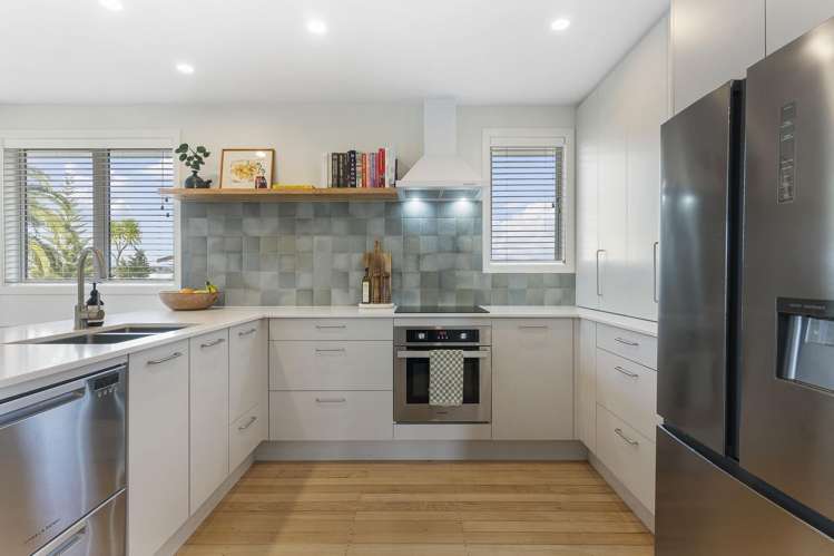 27 Kirrie Avenue Te Atatu South_10