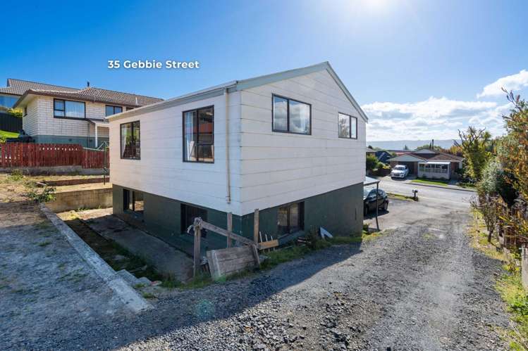 35 & 35A Gebbie Street Kinmont Park_11