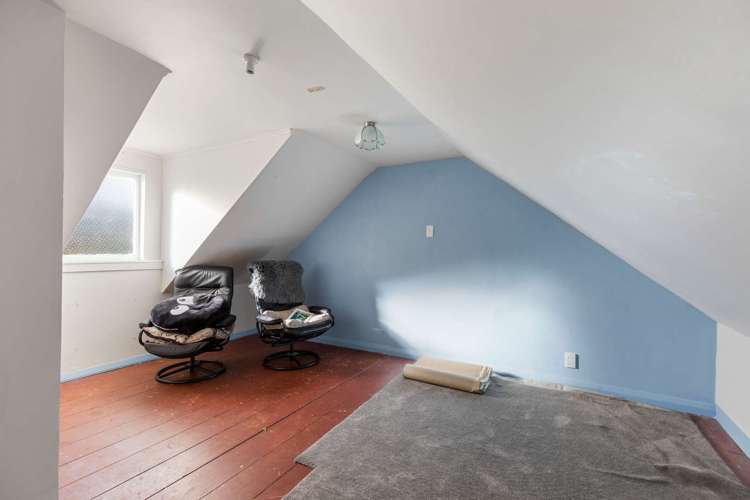 276 No 2 Line Okoia_9