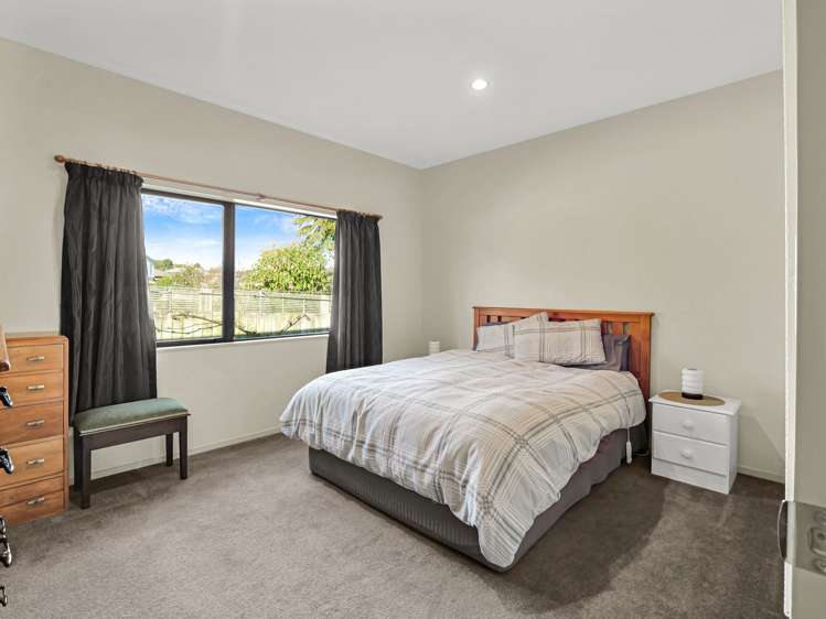 23 Lithgow Drive Otamatea_18