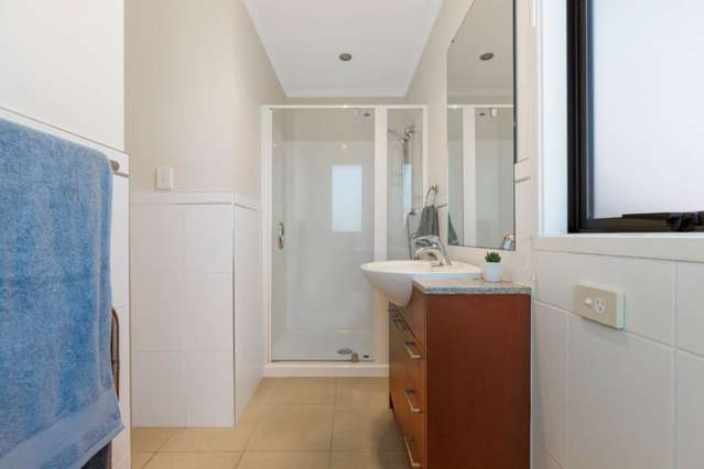 30 Greenbough Lane Greenhithe_4