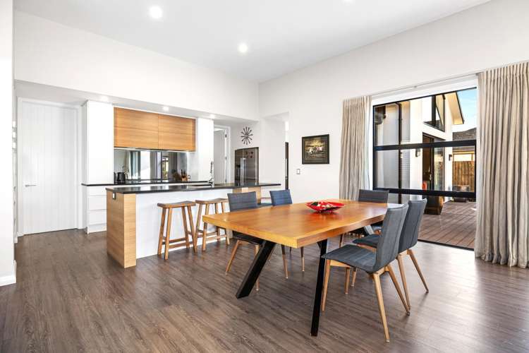 49 Vernon Drive Lincoln_7