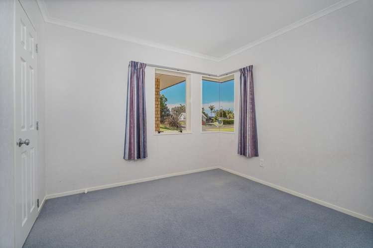 33 Hawk Hill Crescent Cooks Beach_20