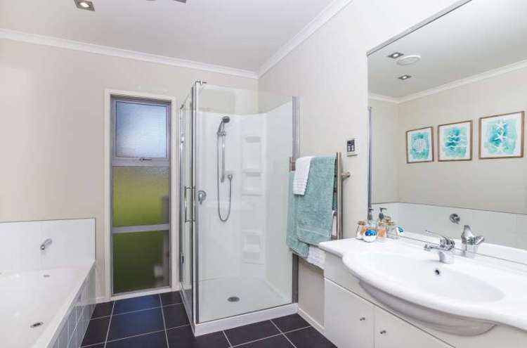 1/253 Mapara Road Acacia Bay_16